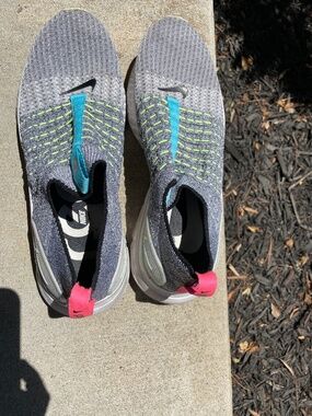 Awesome stand out slip on Nike Phantom sneakers